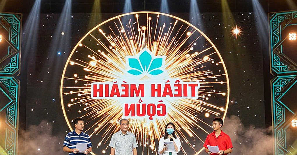 VAR: bốn khoảnh khắc và một niềm tin bị chia đôi